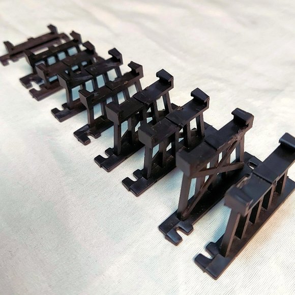 HO-Scale Bridge Trestle Set 9pc Black model railroad train - Picture 1 of 1